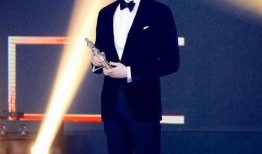 李大锤最新爆料顶流恋爱,顶流明星甜蜜恋情曝光